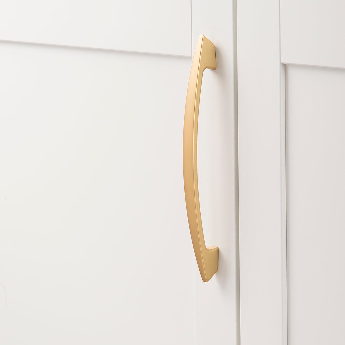 Hickory Hardware Velocity Pull 6-5/16 Inch (160mm) Center to Center Hickory Hardware