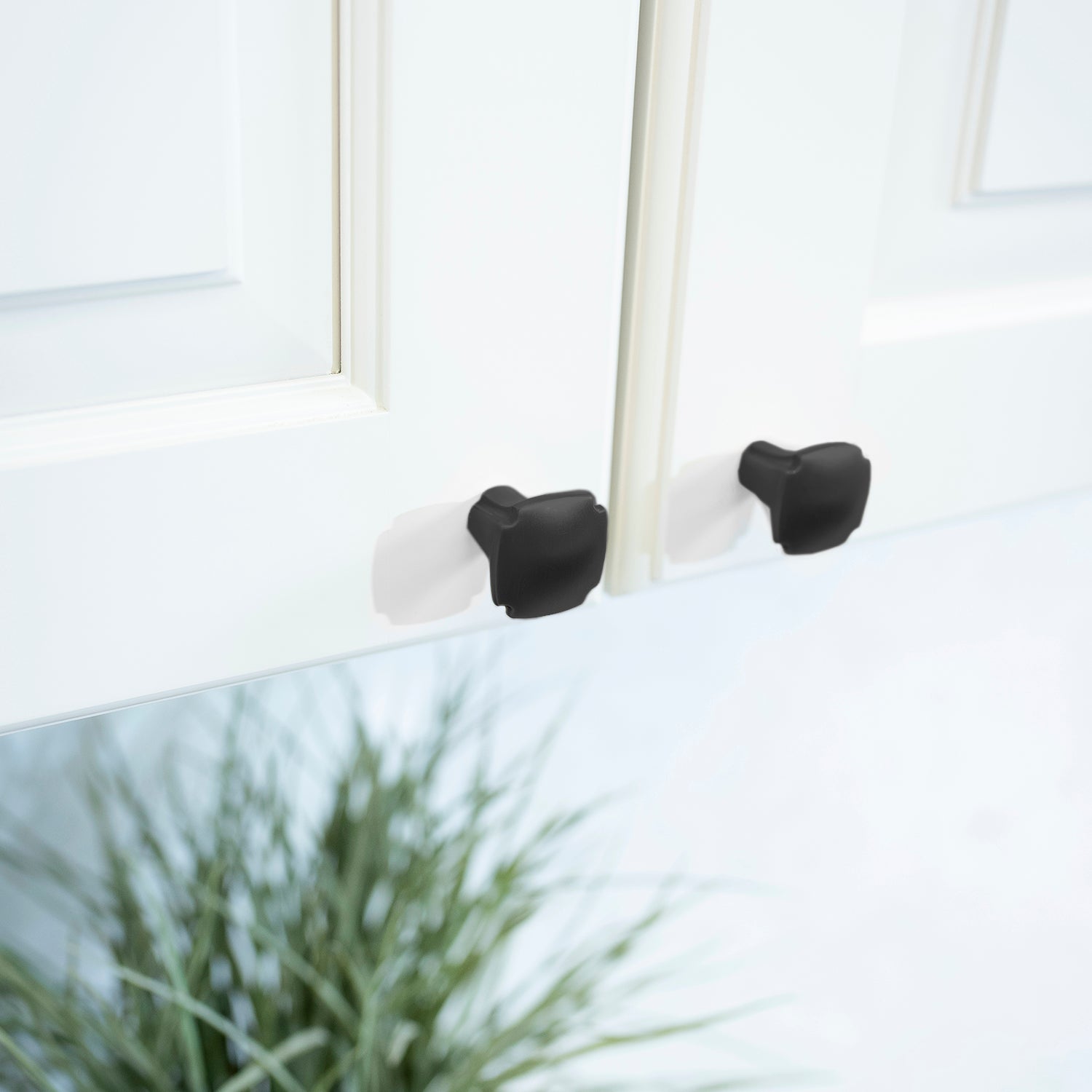 Hickory Hardware Veranda Knob 1-1/8 Inch Square Hickory Hardware