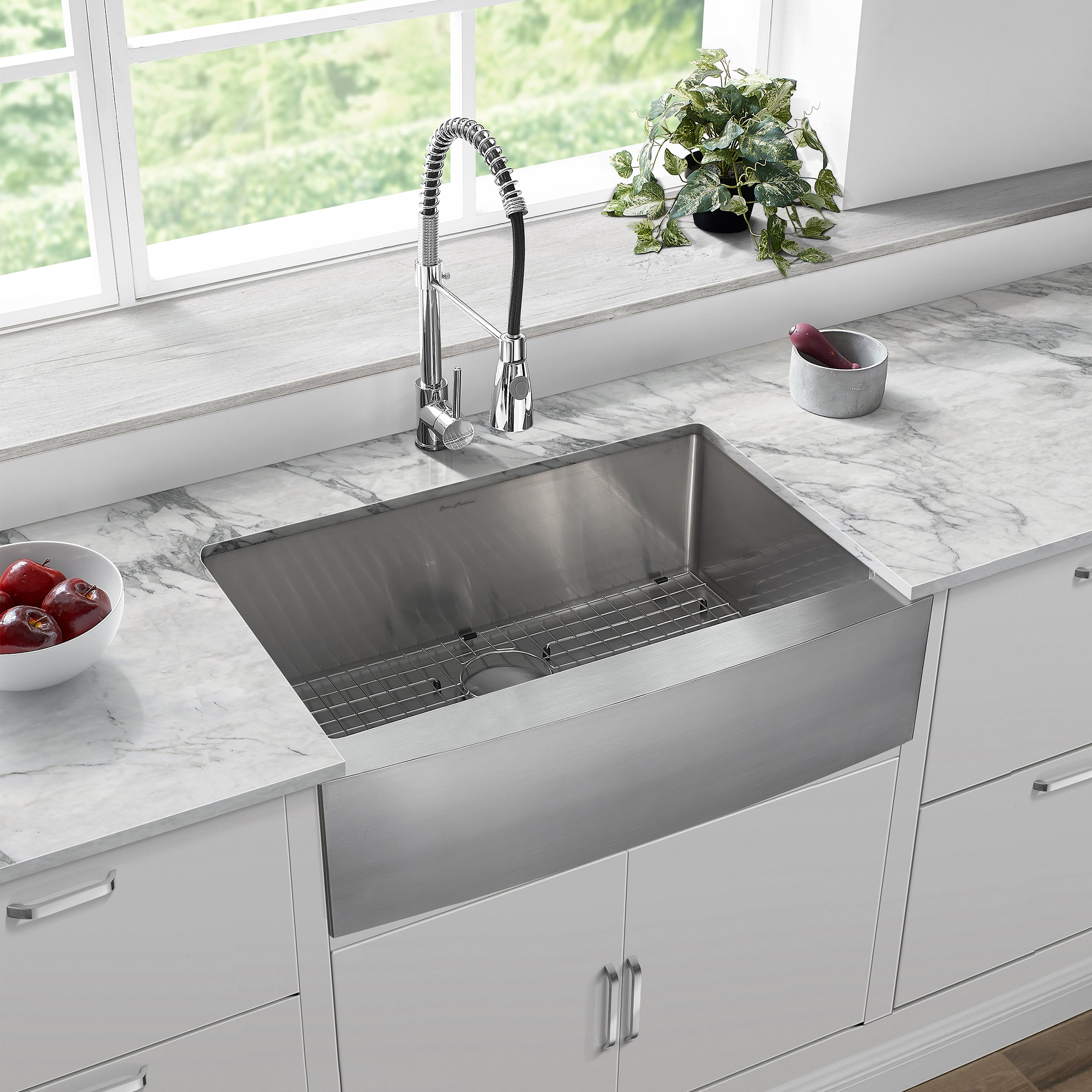 Swiss Madison Tourner 30 x 21 Stainless Steel, Single Basin, Farmhouse Kitchen Sink with Apron