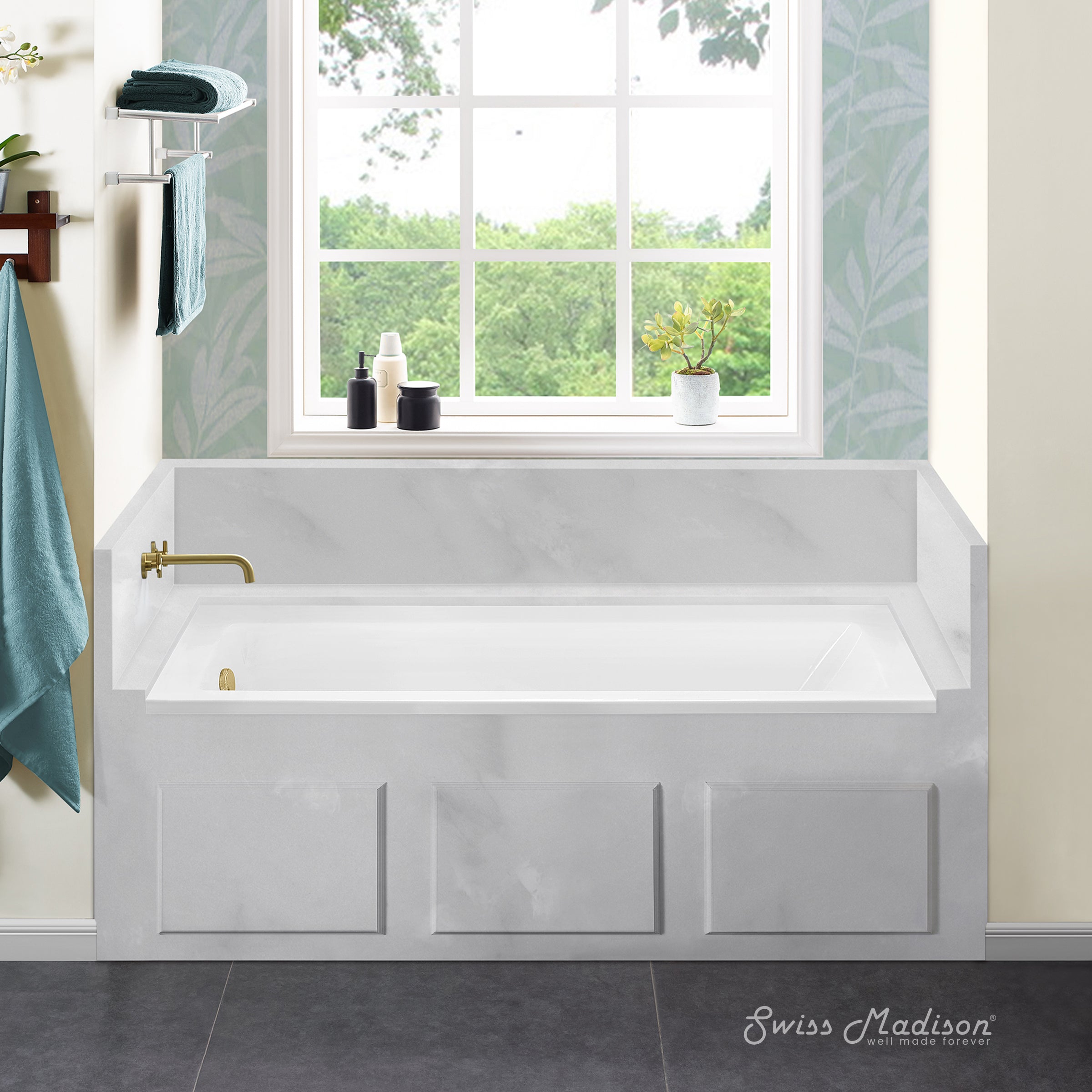 Swiss Madison Voltaire 66" x 32" Alcove Bathtub