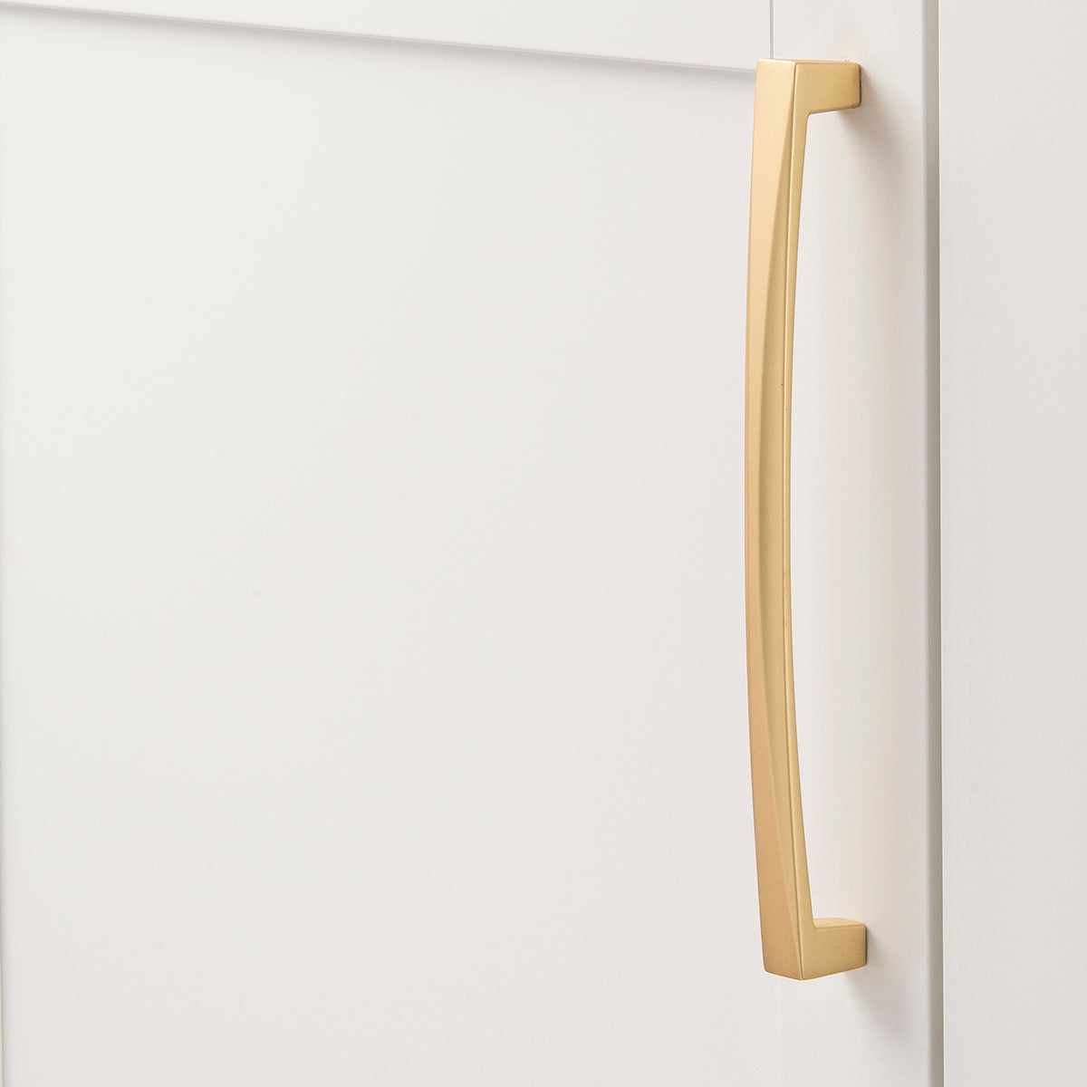Hickory Hardware Crest Pull 7-9/16 Inch (192mm) Center to Center Hickory Hardware